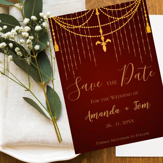 Save The Date Elégant Rouge traditionnel Or Twirls Mariage de lu