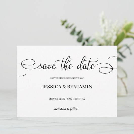 Save The Date Élégant Script Calligraphie Mariage Enregistrer la (Debout devant)