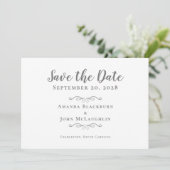 Save The Date Élégant script de calligraphie Delicate gris roman (Debout devant)