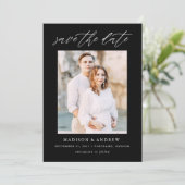 Save The Date Élégant script noir et blanc photo (Debout devant)