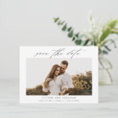 Save The Date Élégant Script Photo Mariage (Debout devant)