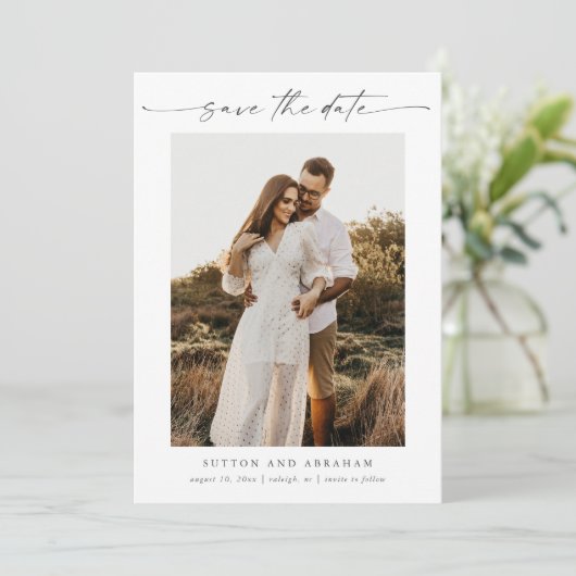 Save The Date Élégant script photo Mariage minimal (Debout devant)