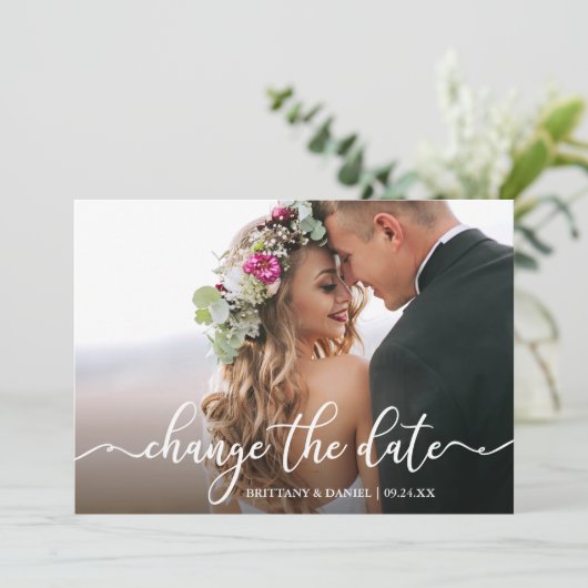 Save The Date Élégante Calligraphie Modifier La Date Nouvelle Ca (Debout devant)