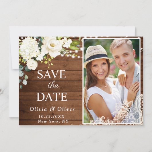 Save The Date Elégante dentelle blanche Roses dentelle bois Rust (Devant)