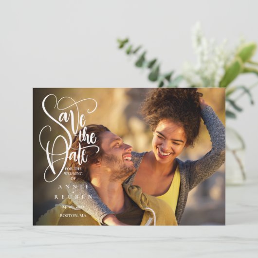 Save The Date Élégante photo moderne en noir et blanc Enregistre (Debout devant)