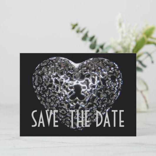 Save The Date Enregistrer la date - Bijou de coeur en métal goth (Debout devant)