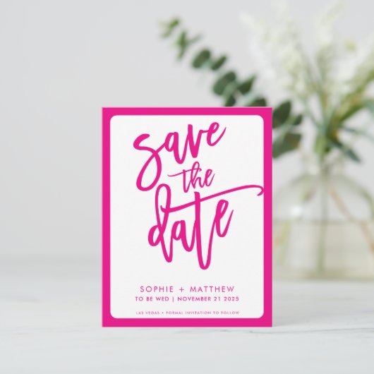 Save The Date ENREGISTRER LA DATE script moderne lettrer fushcia (Debout devant)