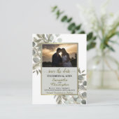 Save The Date Eucalyptus rustique & Pine avec Mariage gris photo (Debout devant)