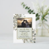 Save The Date Eucalyptus rustique & Pine avec Mariage Photo Sage (Debout devant)