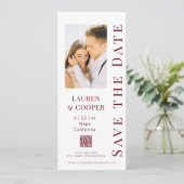 Save The Date Événement à retenir Rosewood Rouge Code QR Mariage (Debout devant)