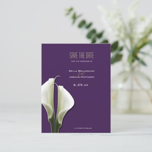 Save The Date Faire part de Calla Lily sur fond violet (Debout devant)