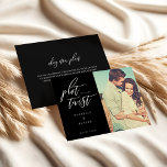 Save The Date Fente Twist Moderne Minimale Calligraphie & Photo<br><div class="desc">Parfois, les choses changent. Mettez à jour vos invités mariages avec votre nouvelle date de mariage avec notre carte de date moderne enregistrer. L'aménagement est simple et moderne, avec un espace réservé photo pour couple. "Plot Twist" affiché dans la calligraphie moderne. Personnalisez avec le nom du couple, la date et...</div>
