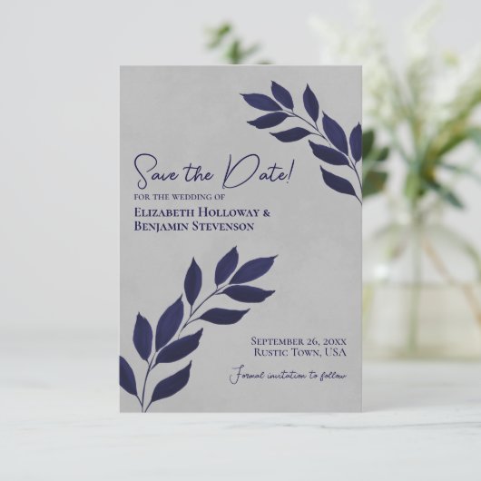 Save The Date Feuilles désireux Elégant bleu marine sur Mariage  (Debout devant)