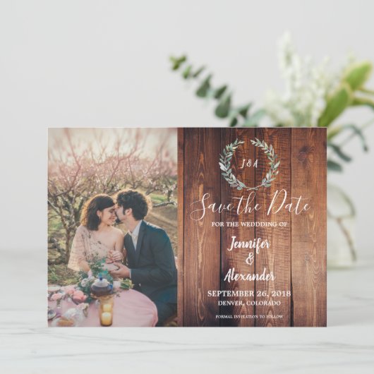 Save The Date Feuilles rustique aquarelle grange bois monogramme (Debout devant)
