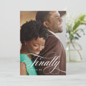 Save The Date Finalement Élégant Script Photo Overlay (Debout devant)