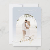 Save The Date Finalement Gold Script Dusty Blue Arched Photo enc (Devant)