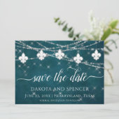 Save The Date Fleur de Lis Turquoise | Moody Dark Mariage (Debout devant)