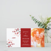 Save The Date Fleurs de cerisiers rouges Sakura asiatique Photo (Debout devant)