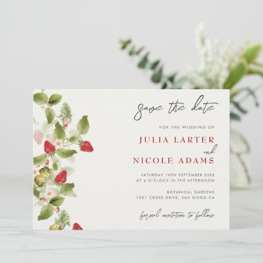 Save The Date Fleurs de fraises rouges sucrées Mariage (Debout devant)