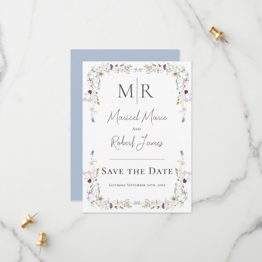 Save The Date Fleurs Sauvages Modernes Monogramme Mariage Bleu (Devant/Arrière en situation)