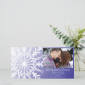 Save The Date Flocon de neige blanc sur Mariage hivernal violet (Debout devant)