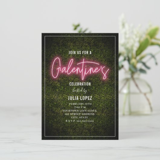Save The Date Galentine Neon Script Bois Saint-Valentin (Debout devant)