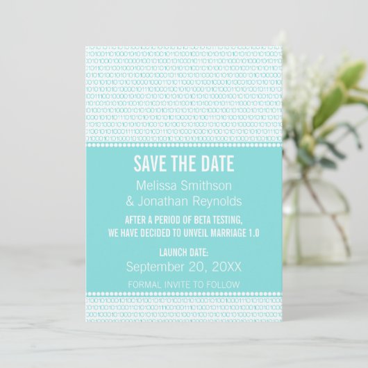 Save The Date Geek Chic Binary Enregistrer la date Invitation, A (Debout devant)