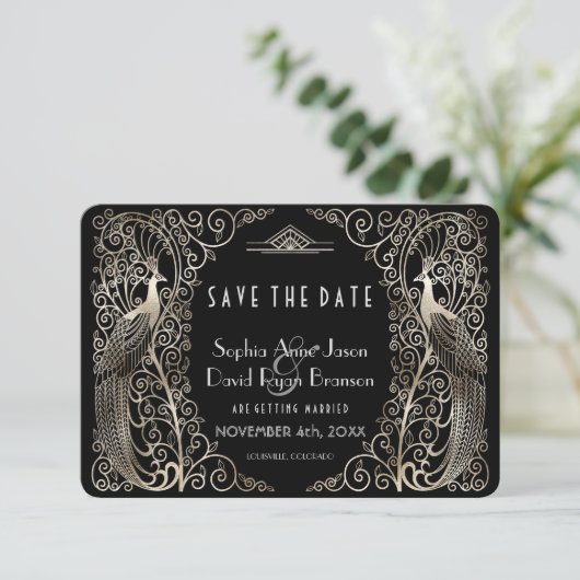 Save The Date Glam Silver Peacocks Art Déco Enregistrer La Date (Debout devant)