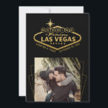 Save The Date Gold Black Las Vegas Mariage Photo<br><div class="desc">5x7 photo enregistrer la carte d'annonce de date pour un mariage à Las Vegas, Nevada avec le flamboyant signe Vegas célèbre en fausse feuille d'or sur le noir avec une photo carré et cadre de superposition carré d'or géométrique et design typographique unique et créatif sur le dos avec date mariage...</div>