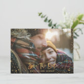 Save The Date Gold stars script photo mariage moderne (Debout devant)