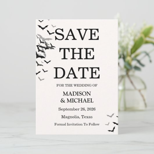 Save The Date Gothique Halloween Mariage de chauve-souris noire (Debout devant)