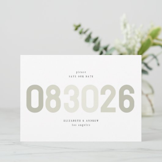 Save The Date Gras moderne Big Date en Sage Green Photo (Debout devant)