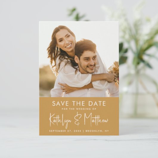 Save The Date Honey Gold Fun Script Mariage photo moderne (Debout devant)