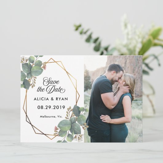 Save The Date Image unique photo eucalyptus cadre géo enregistre (Debout devant)