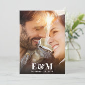 Save The Date Initiales Monogramme Modernes Superposées sur Phot (Debout devant)
