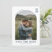 Save The Date Intime Bleu Rustique Photo (Debout devant)