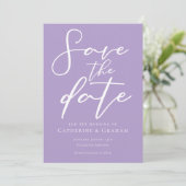 Save The Date Jolie Lilac Purple Typographie Blanche (Debout devant)