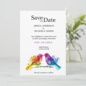 Save The Date LGBTQ+ avec code QR Rainbow Lovebirds (Debout devant)