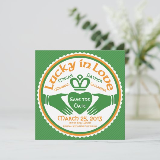 Save The Date Lucky in Love Irish Claddagh Wedding Enregistrer l (Debout devant)