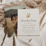 Save The Date Lucky in Love | Rustic Horseshoes Photo<br><div class="desc">Rustique enregistrer la conception de la date comprend des lettres brun prune foncé avec des accents de script,  avec une paire de fer à cheval d'aquarelle doré en haut et de la corde nouée en détail le long du fond. Ajoutez une photo verticale ou orientée portrait à l'arrière.</div>