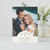 Save The Date Machine à écrire minimale moderne or photo mariage (Debout devant)