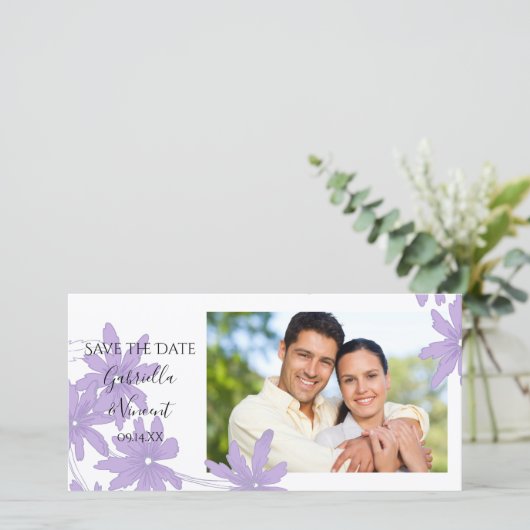 Save The Date Marguerites violettes sur mariage blanc Enregistre (Debout devant)