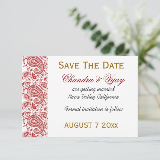 Save The Date Mariage à motifs cachemire rouge et blanc Enregist (Debout devant)