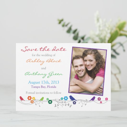 Save The Date Mariage arc-en-ciel Sauvez la date Oiseaux Fleurs (Debout devant)