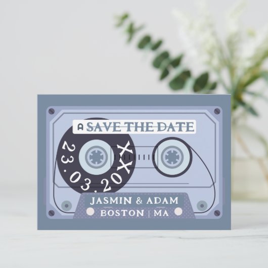 Save The Date Mariage de bande de cassette bleu rétro Dusty (Debout devant)