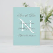 Save The Date Mariage de script Monogramme Blanc Bleu (Debout devant)