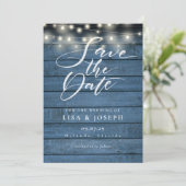 Save The Date Mariage de script rustique à chaîne de bois bleu (Debout devant)
