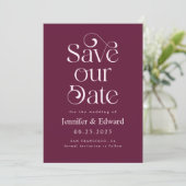 Save The Date Mariage de typographie rouge canneberge (Debout devant)