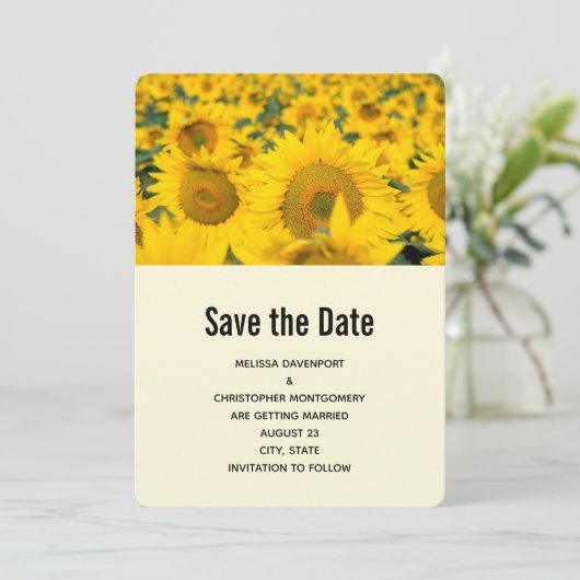 Save The Date Mariage du champ de tournesol jaune (Debout devant)