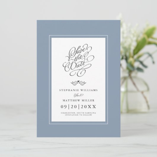 Save The Date Mariage Dusty Blue Calligraphie Imprimable numériq (Debout devant)
